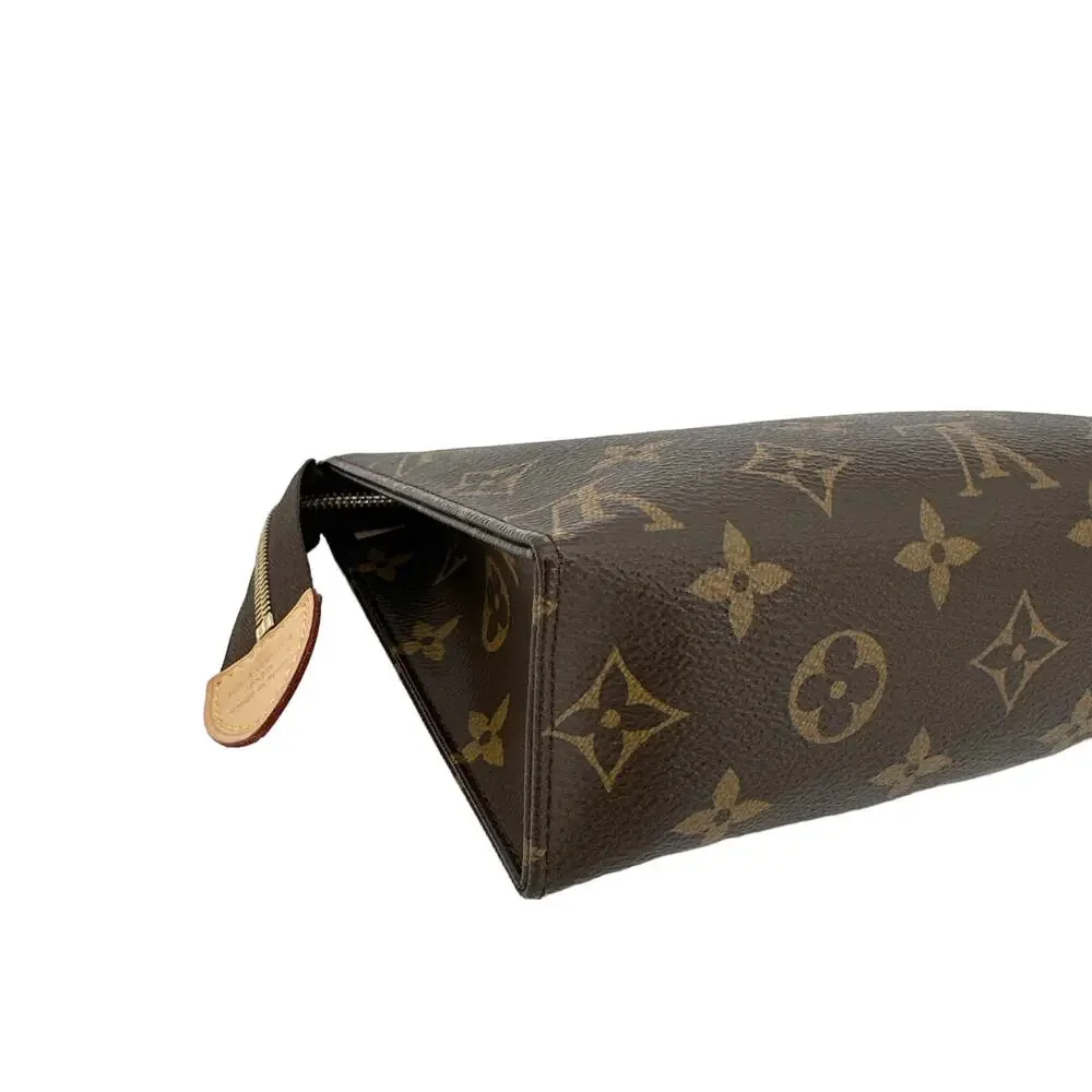 LOUIS VUITTON Monogram Toiletry Pouch 19